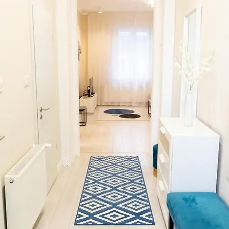 Lerissa Buda * Budapest