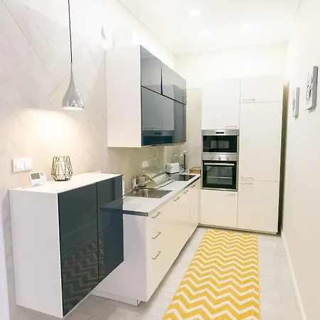 Lerissa Buda * Budapest