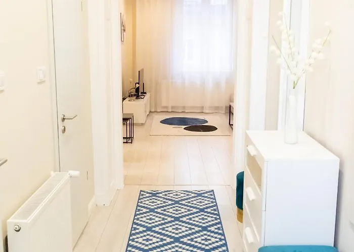 Lerissa Buda * Budapest